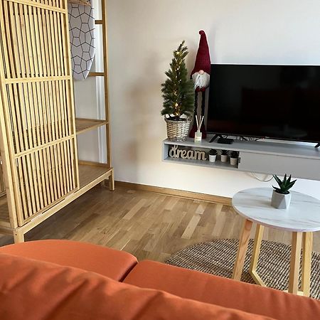 Airport Gate 25 Apartment Ledine Luaran gambar