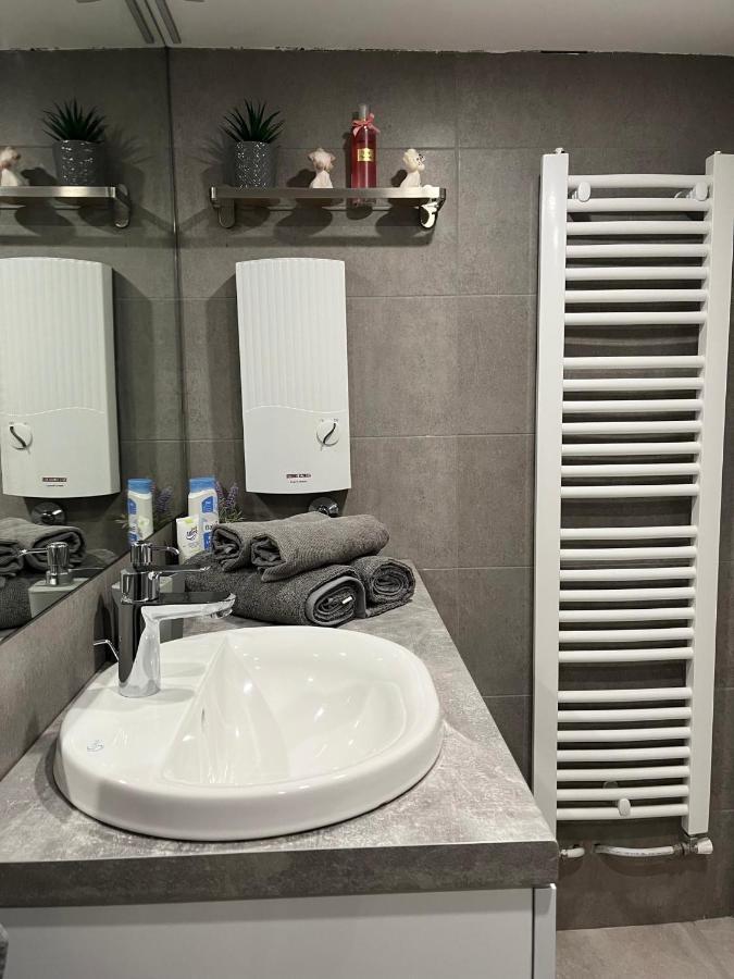 Airport Gate 25 Apartment Ledine Luaran gambar